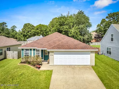 9754 Kaena St, Diamondhead, MS 39525