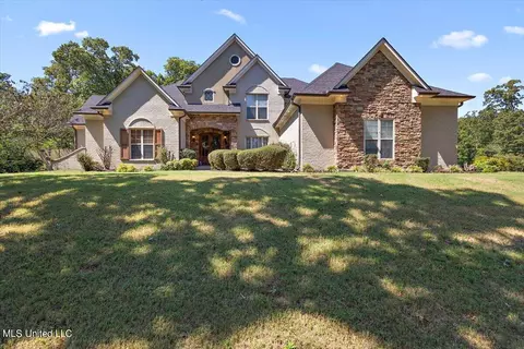 1 Whitetail Dr, Hernando, MS 38632