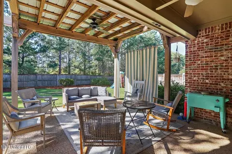 Exterior - 620 Highleadon Pl, Madison, MS 39110 photo 2 of 5