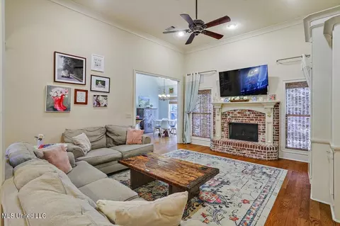 Living - 620 Highleadon Pl, Madison, MS 39110 photo 1 of 2