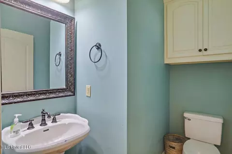 Bath - 620 Highleadon Pl, Madison, MS 39110 photo 4 of 5