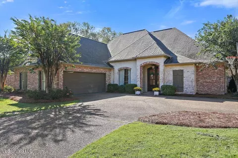 620 Highleadon Pl, Madison, MS 39110