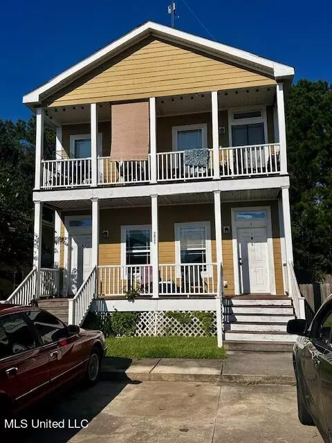 2025 Toulouse St, Ocean Springs, MS 39564