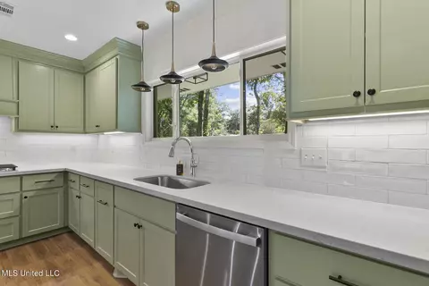746 Brookwood Rd, Jackson, MS 39206 photo 9
