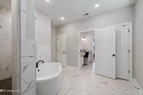 Entry Way - 5065 Watson Vw, Nesbit, MS 38651 photo 3 of 3