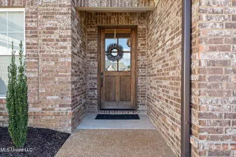 Entry Way - 5065 Watson Vw, Nesbit, MS 38651 photo 1 of 3