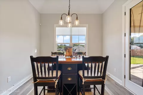Dining - 5065 Watson Vw, Nesbit, MS 38651 photo 2 of 2