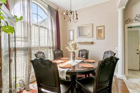 Dining - 105 Sawgrass Cv, Canton, MS 39046 photo 1 of 2