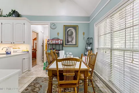 Dining - 105 Sawgrass Cv, Canton, MS 39046 photo 2 of 2