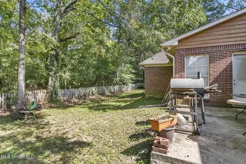 Exterior - 105 Sawgrass Cv, Canton, MS 39046 photo 4 of 6