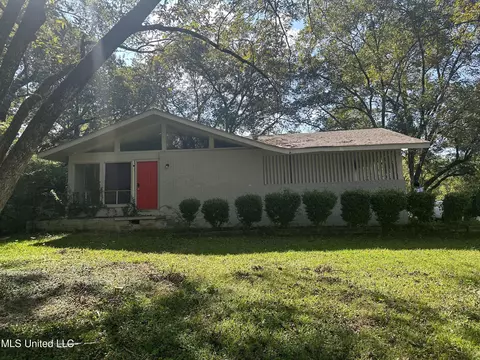 243 Queen Anne Ln, Jackson, MS 39209