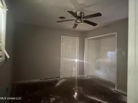 Bedroom - 243 Queen Anne Ln, Jackson, MS 39209 photo 2 of 2