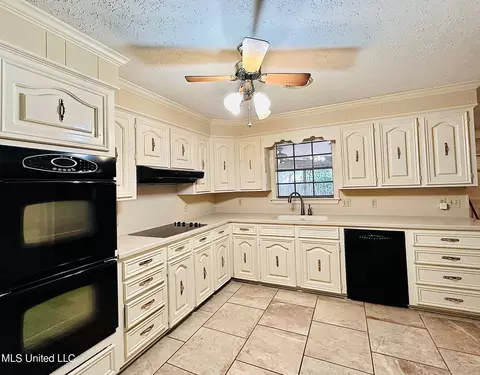 5055 Riverwood Cir, Jackson, MS 39211 photo 3