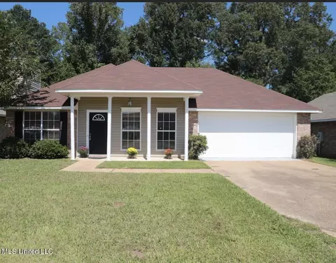 962 Bullrun Dr, Byram, MS 39272