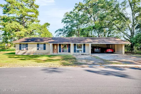 1315 Brown St, Laurel, MS 39440 photo 1
