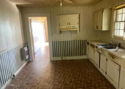 Entry Way - 1333 Old Highway 51 NE, Brookhaven, MS 39601 photo 1 of 2