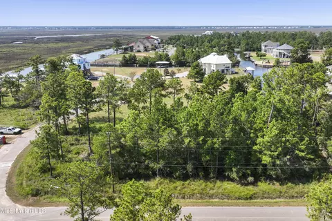 132 Hanakealoha B Pl, Diamondhead, MS 39525 photo 4