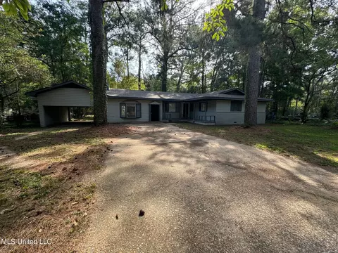3128 Revere St, Jackson, MS 39212