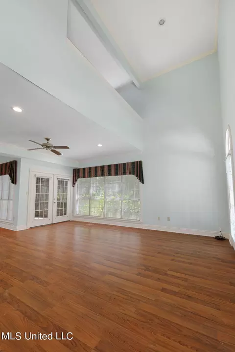 Living - 220 Center Ave, Sumrall, MS 39482 photo 2 of 4