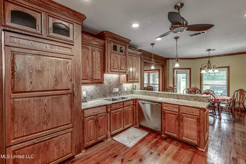 Kitchen - 269 Williams Dr, Florence, MS 39073 photo 5 of 6