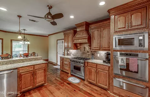 Kitchen - 269 Williams Dr, Florence, MS 39073 photo 6 of 6