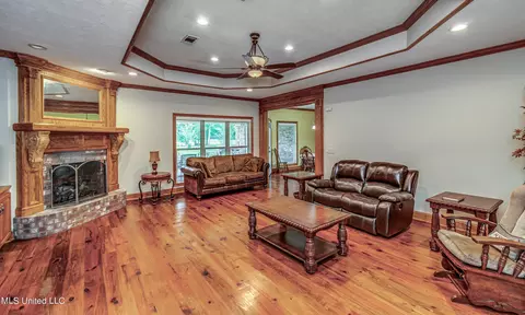 Living - 269 Williams Dr, Florence, MS 39073 photo 1 of 6