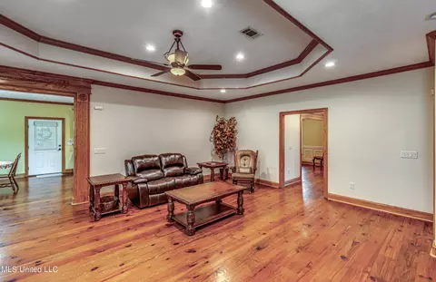 Living - 269 Williams Dr, Florence, MS 39073 photo 3 of 6