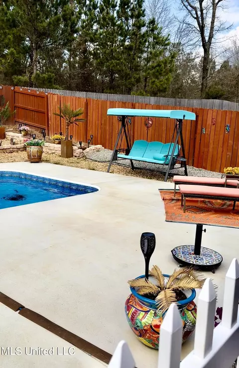 Exterior - 133 Coventry Ln, Brandon, MS 39042 photo 7 of 10