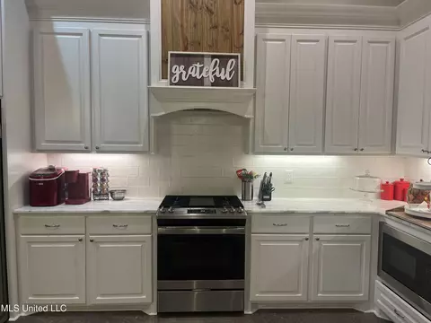 Kitchen - 133 Coventry Ln, Brandon, MS 39042 photo 1 of 6