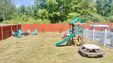 Exterior - 133 Coventry Ln, Brandon, MS 39042 photo 5 of 10