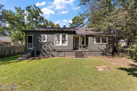 Exterior - 136 Princeton St, Jackson, MS 39203 photo 4 of 6