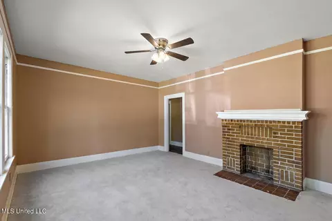 Living - 136 Princeton St, Jackson, MS 39203 photo 1 of 3