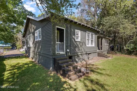 Exterior - 136 Princeton St, Jackson, MS 39203 photo 6 of 6