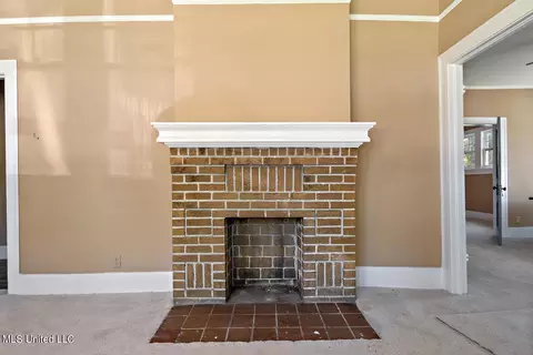 Living - 136 Princeton St, Jackson, MS 39203 photo 3 of 3