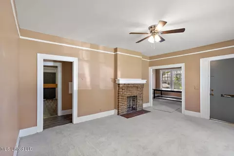 Living - 136 Princeton St, Jackson, MS 39203 photo 2 of 3
