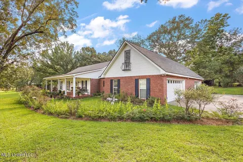 104 Mcwilliams Dr, Terry, MS 39170