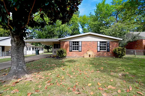 2010 Colonial Hills Dr, Southaven, MS 38671