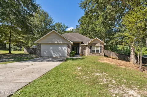 119 E Sunnybrook Rd, Carriere, MS 39426