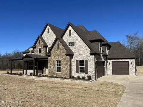 11236 Vickis Ln, Olive Branch, MS 38654 photo 2