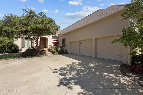 114 Bristol Dr, Madison, MS 39110 photo 2