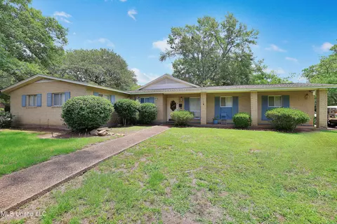 5856 Medallion Dr, Jackson, MS 39211