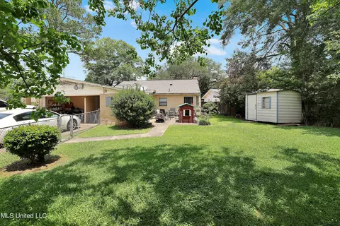 Exterior - 5856 Medallion Dr, Jackson, MS 39211 photo 3 of 10
