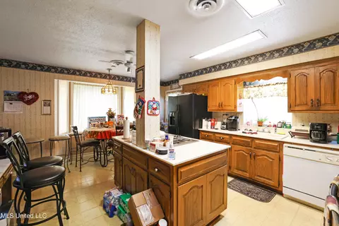 Kitchen - 5856 Medallion Dr, Jackson, MS 39211 photo 1 of 4