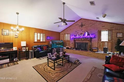 Living - 5856 Medallion Dr, Jackson, MS 39211 photo 3 of 3