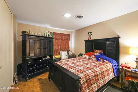 Bedroom - 5856 Medallion Dr, Jackson, MS 39211 photo 6 of 8