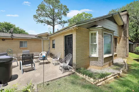 Exterior - 5856 Medallion Dr, Jackson, MS 39211 photo 6 of 10