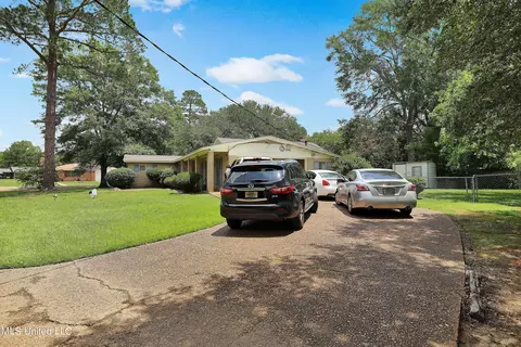 Exterior - 5856 Medallion Dr, Jackson, MS 39211 photo 10 of 10