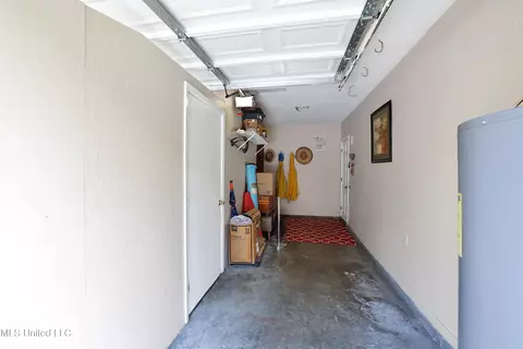 Entry Way - 5856 Medallion Dr, Jackson, MS 39211 photo 3 of 3