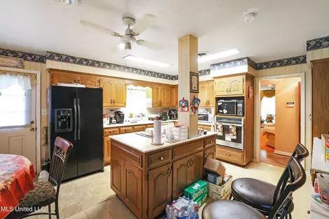 Kitchen - 5856 Medallion Dr, Jackson, MS 39211 photo 2 of 4