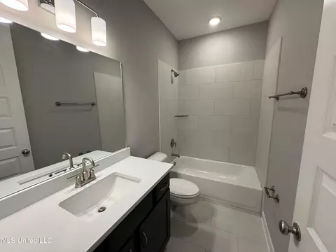 Bath - 9616 Silo Park Rd, Olive Branch, MS 38654 photo 4 of 6
